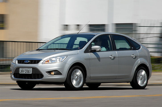 Ford Focus LX 16 Sedan