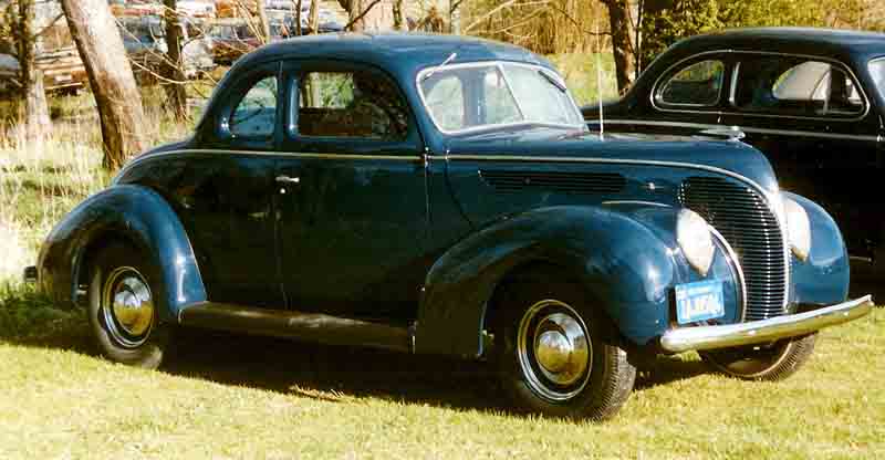 Ford De Luxe 2dr