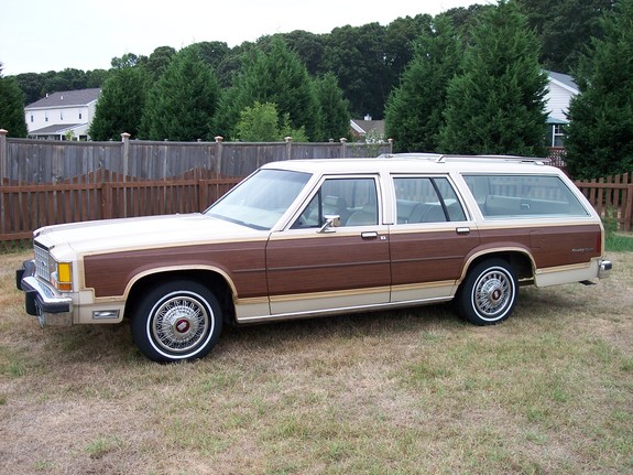 Ford LTD Country Squire