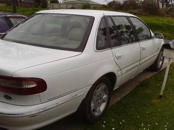 Ford Fairlane Ghia EL