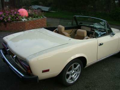 Fiat 124 Sport 2-dr