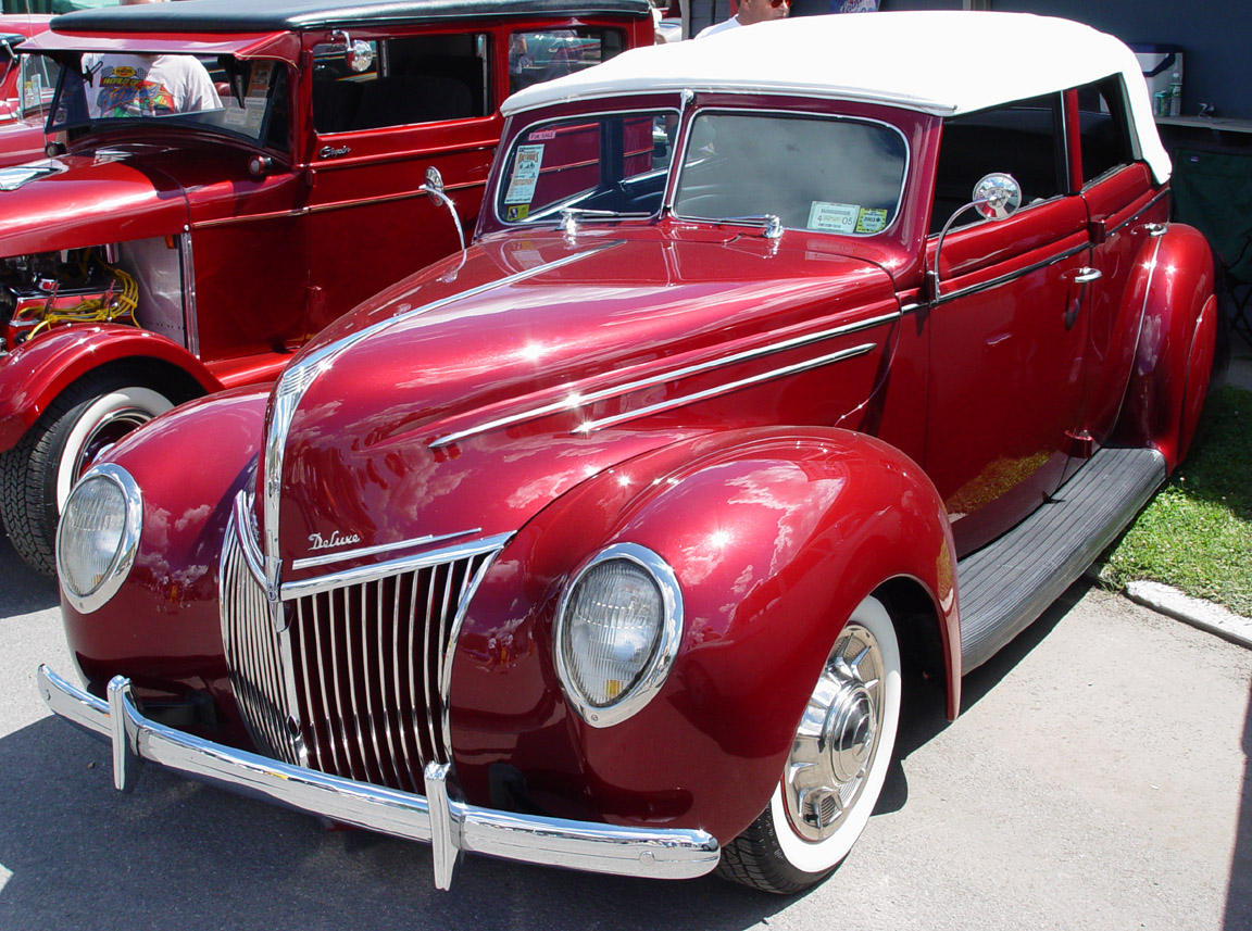 Ford Deluxe Convertible