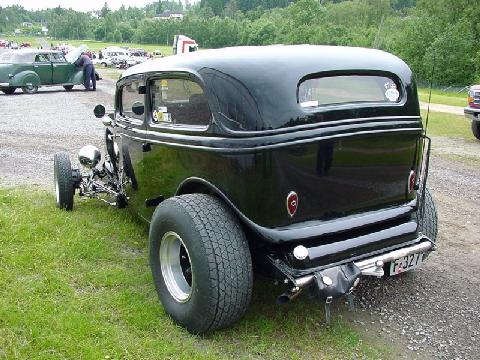 Ford V8 Custom Tudor Sedan