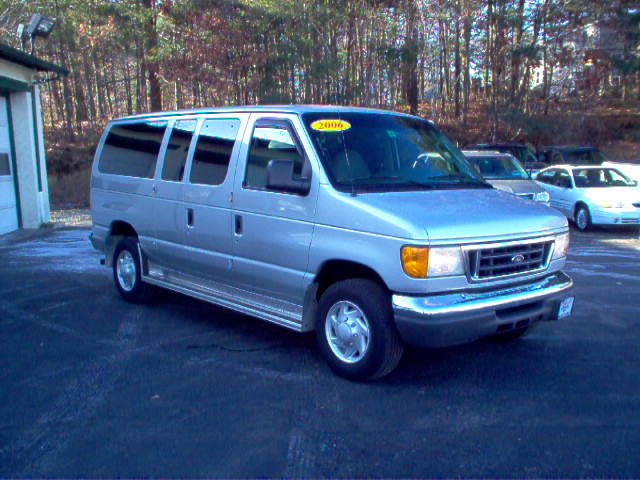 Ford E-350XLT Super Duty