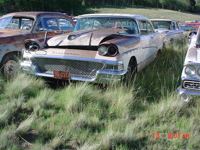 Ford Fairlane 2dr HT