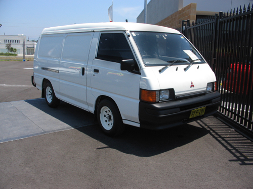 Mitsubishi Express