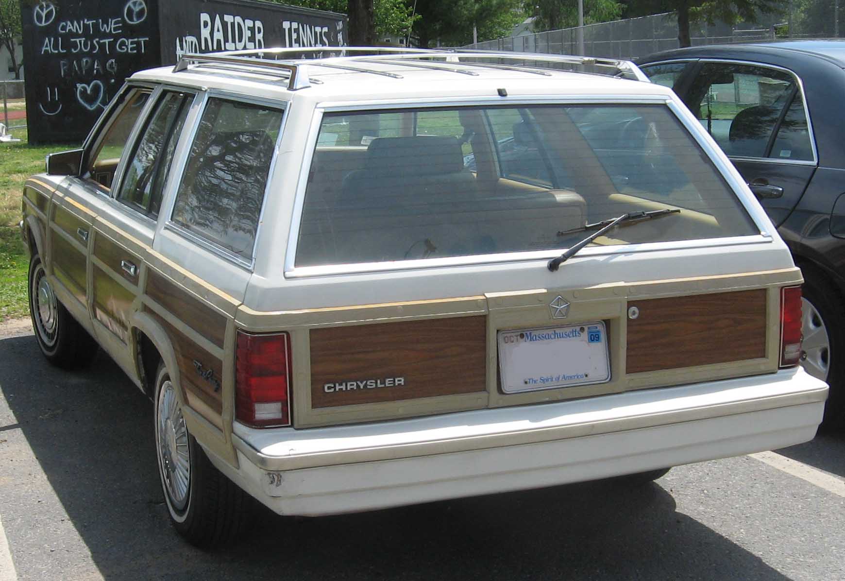 Chrysler Town Country Wagon