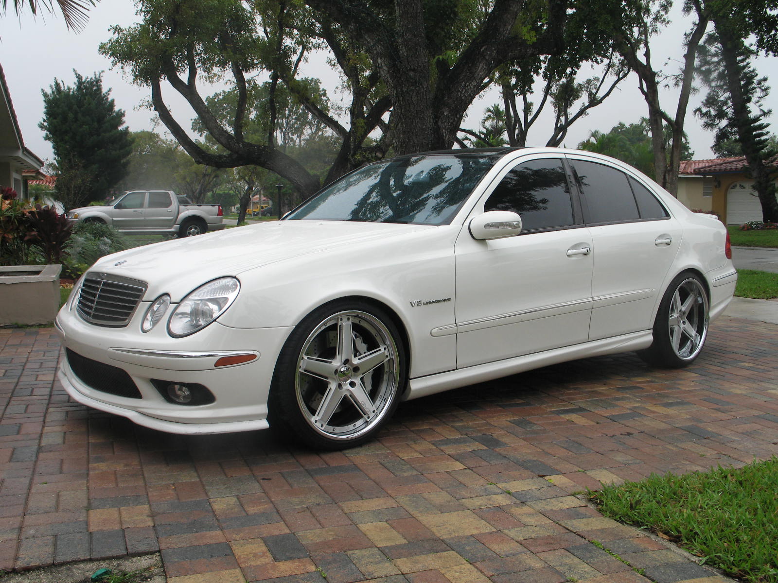 Mercedes-Benz E 55