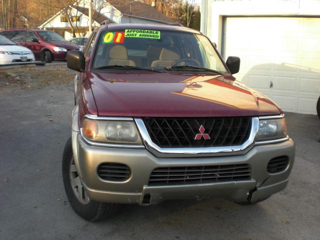 Mitsubishi Montero Sport XLS 4WD