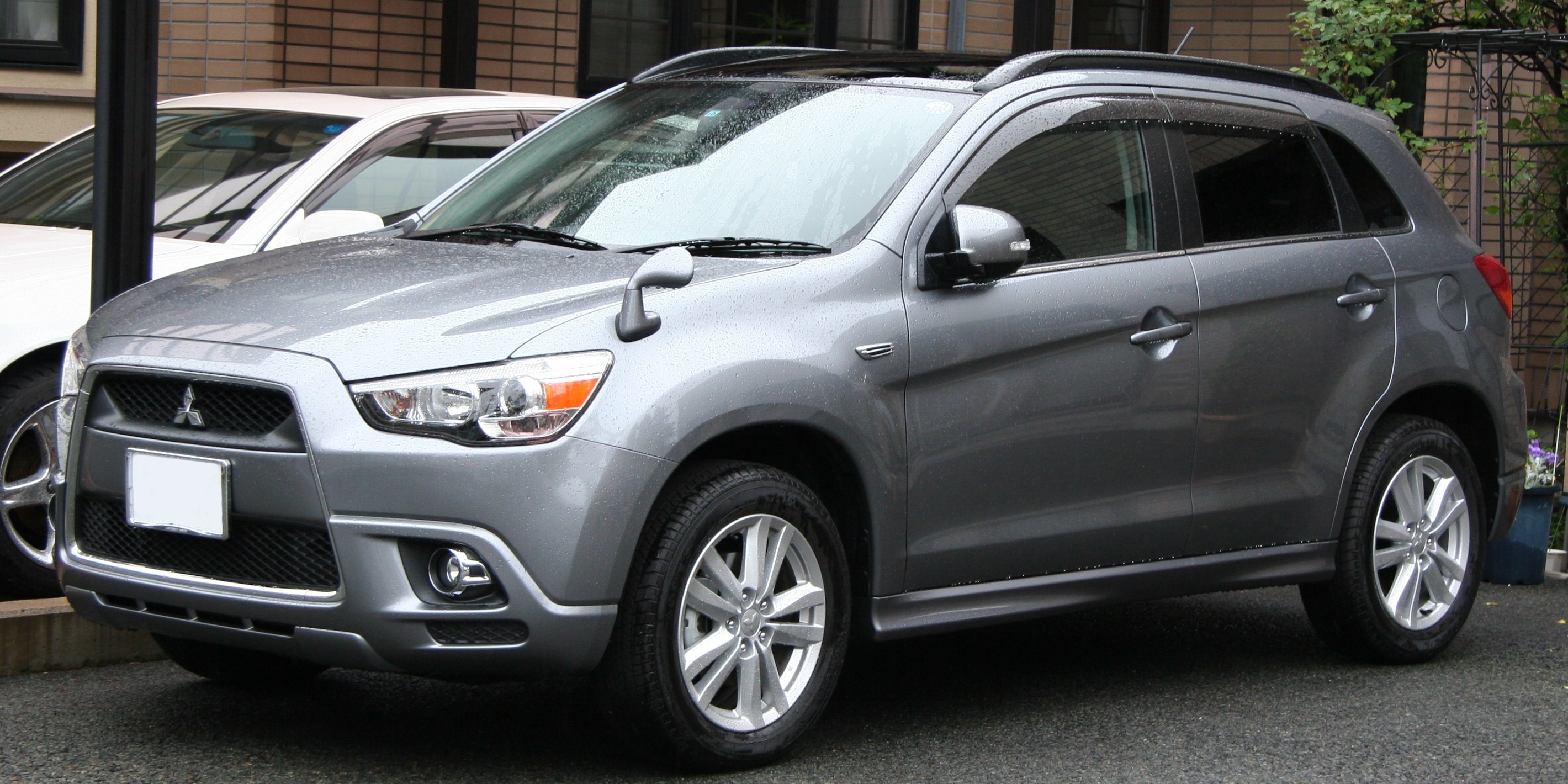 Mitsubishi RVR