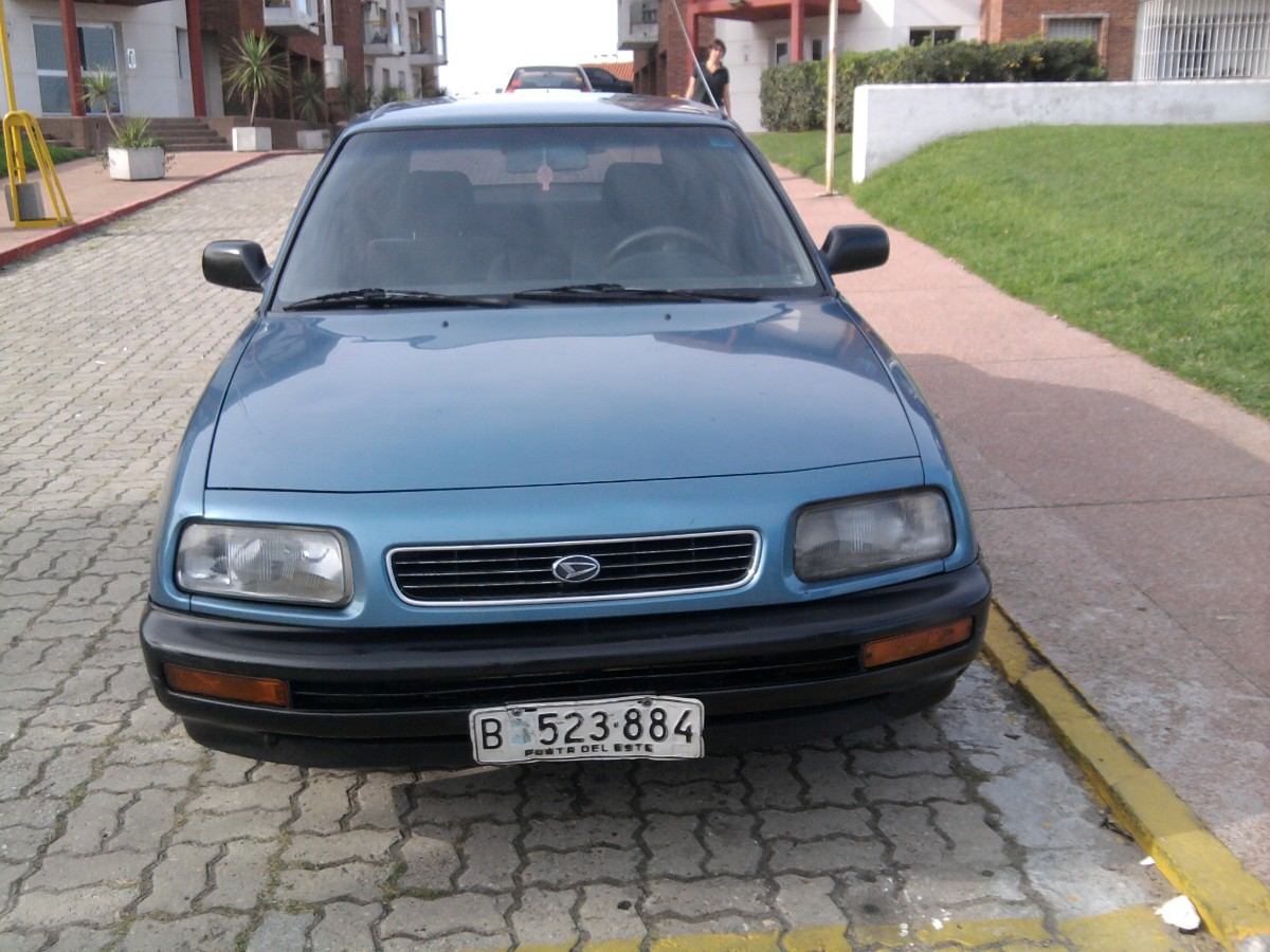 Daihatsu Applause L