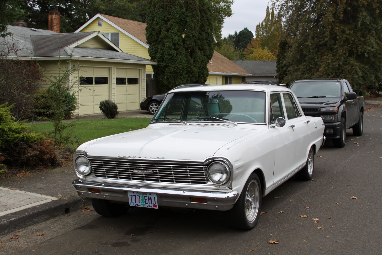 Chevrolet Independence Standard sedan