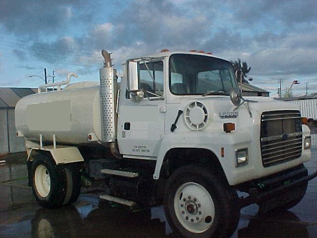 Ford L8000