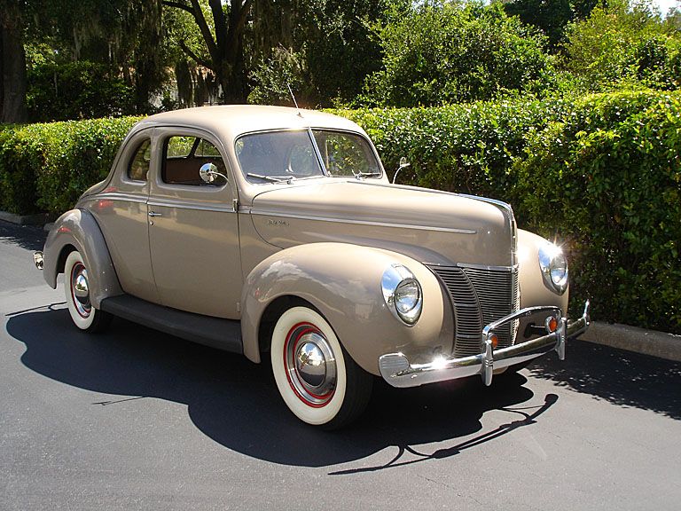 Ford DeLuxe business coupe