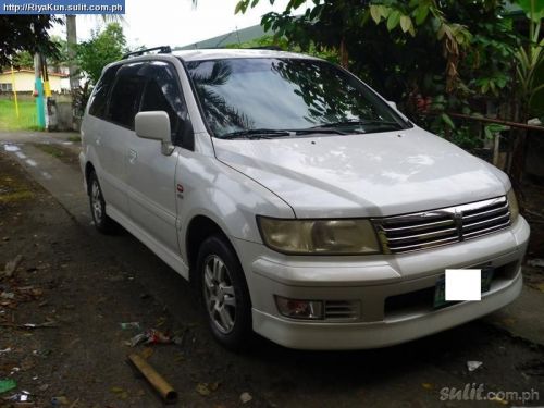 Mitsubishi Chariot Grandis 23