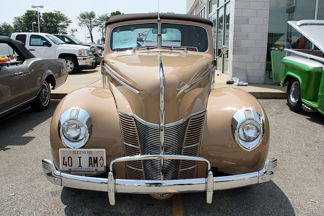 Ford V8 Deluxe Coupe