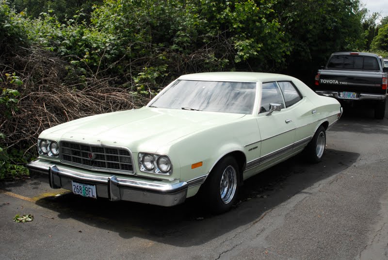 Ford Torino 500 4dr sedan