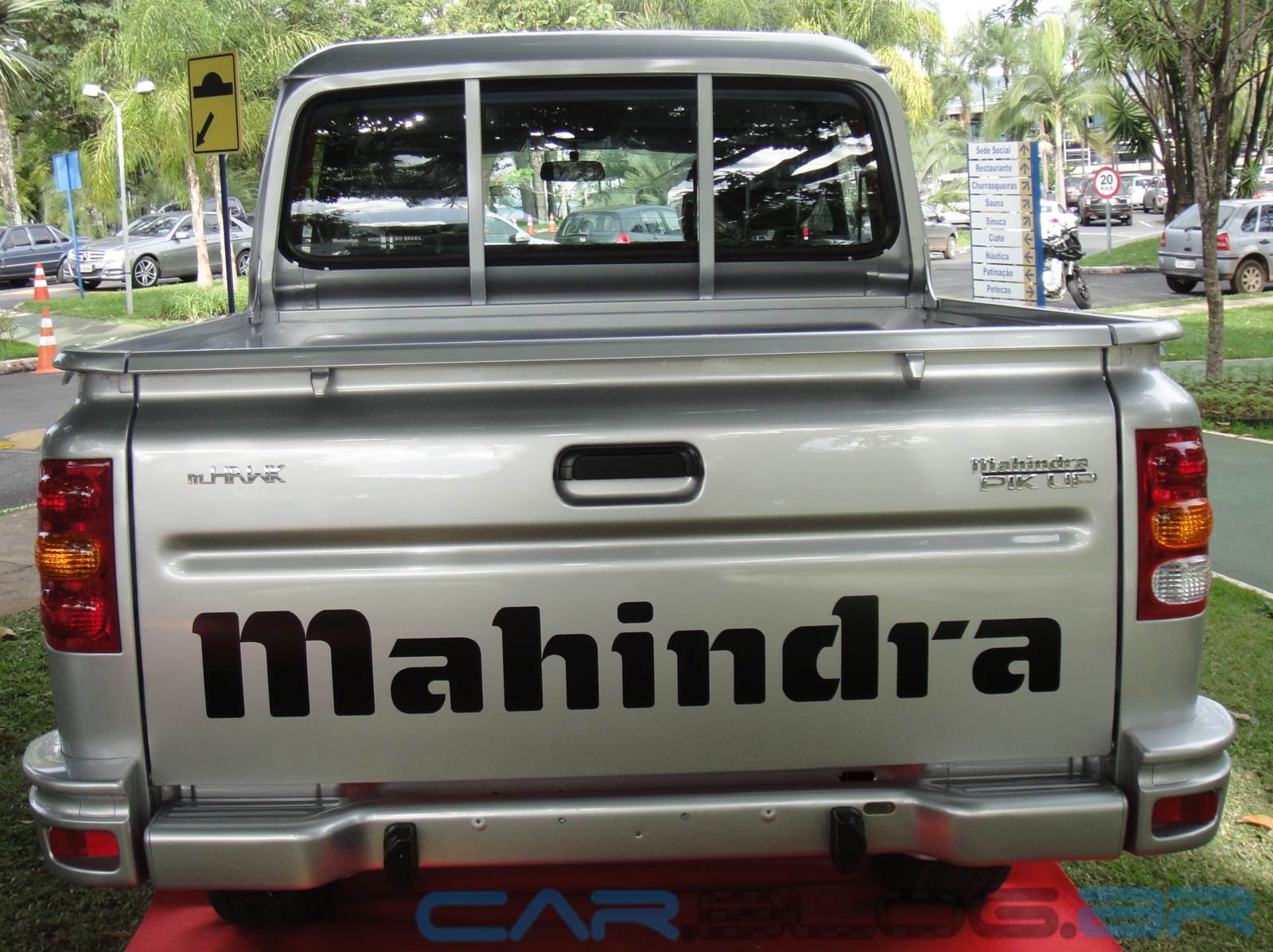 Mahindra Pick-up