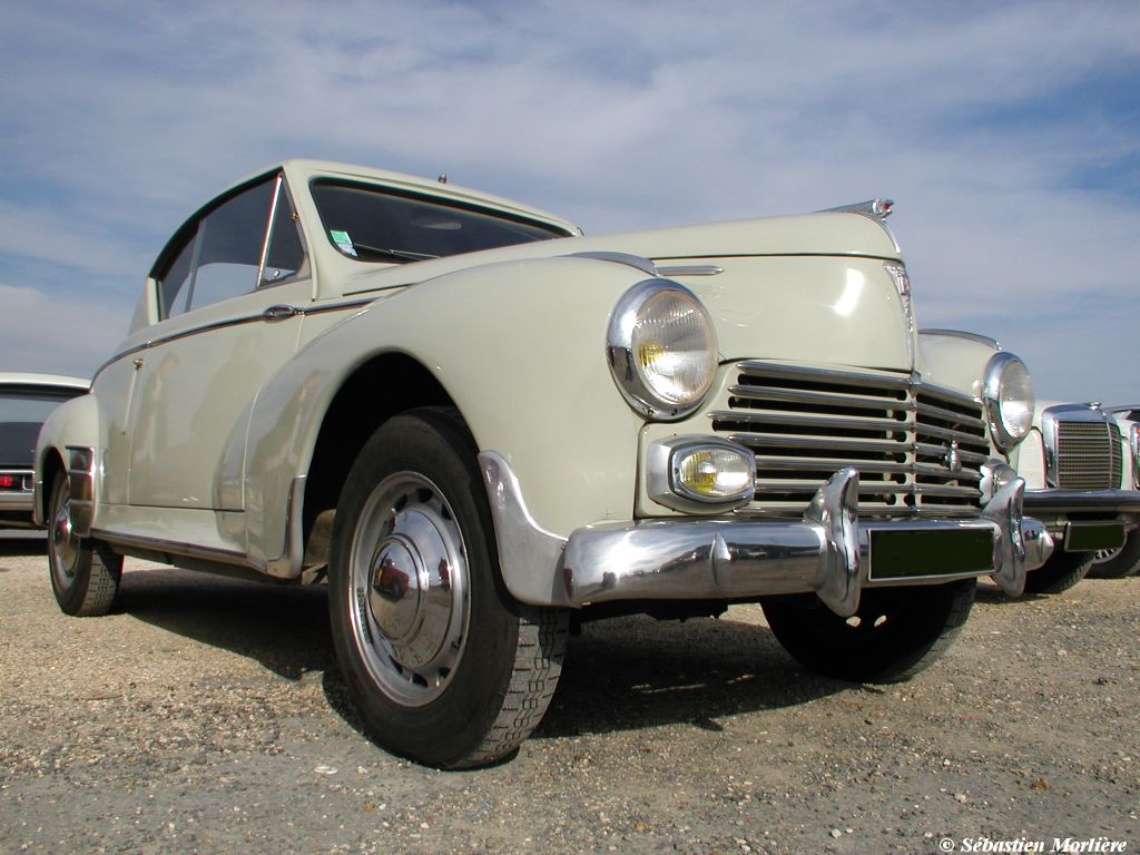 Peugeot 203