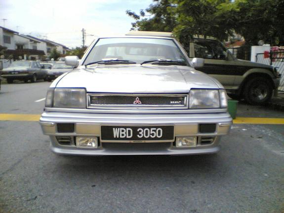 Mitsubishi Tredia SE