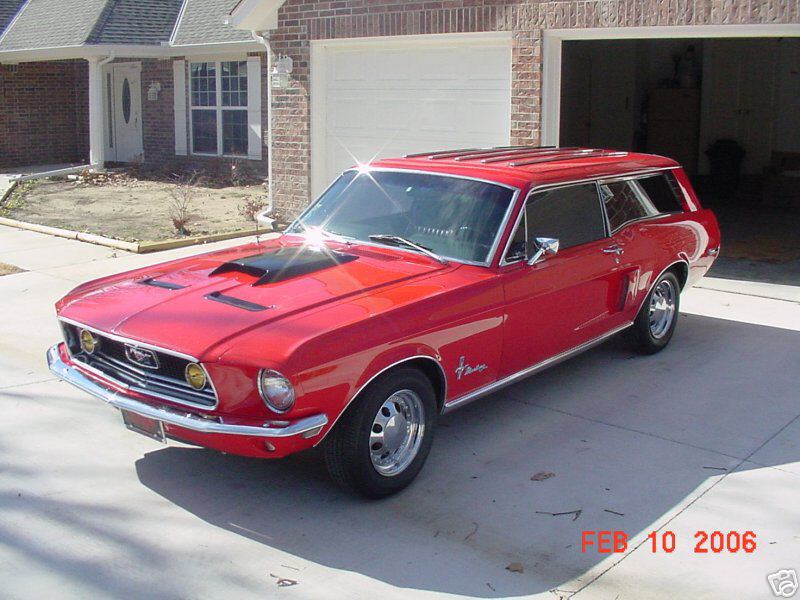 Ford Mustang Sedan