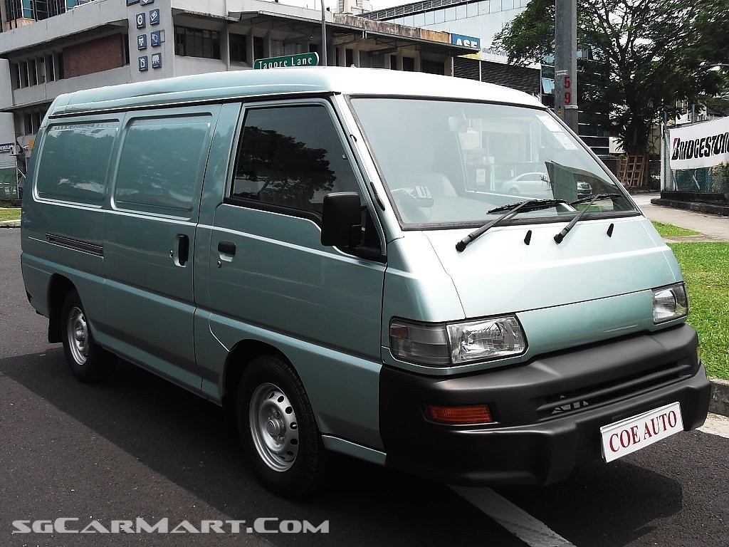 Mitsubishi L300 cargo Van