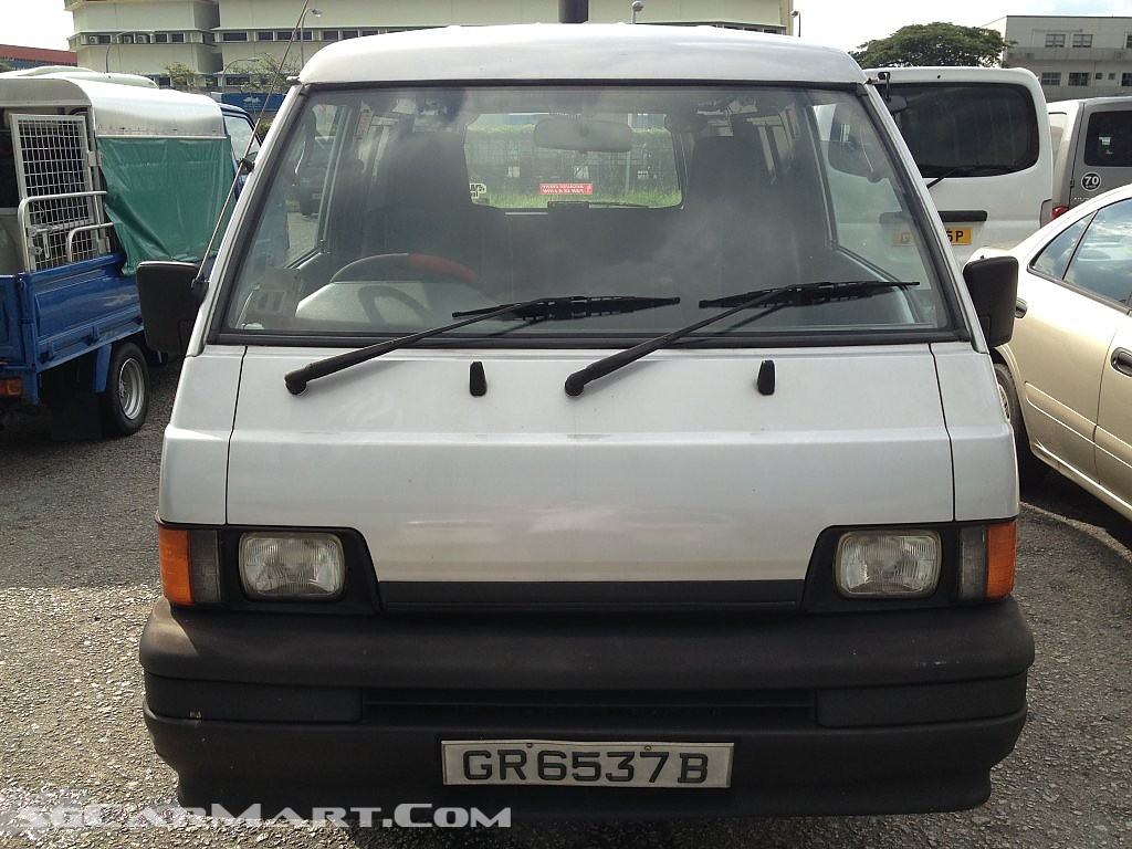 Mitsubishi L300 cargo Van