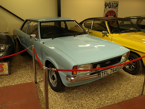 Ford Cortina 2dr