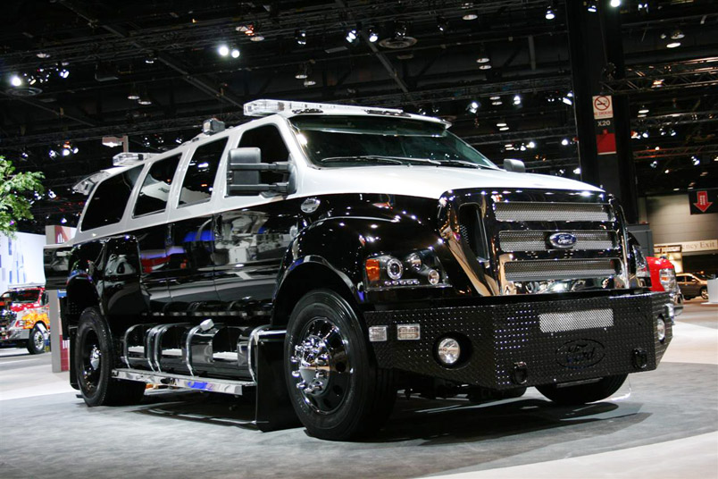 Ford F-650 dual cab truck