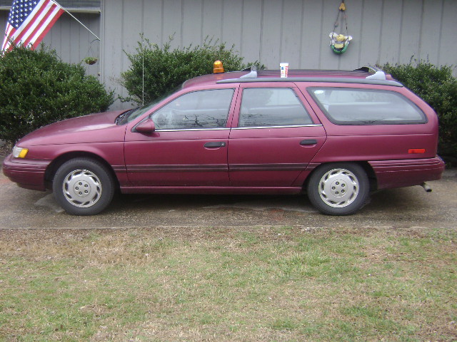 Ford Taurus GL Wagon