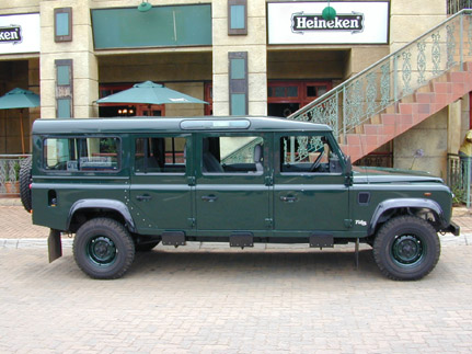 Land Rover Defender 147