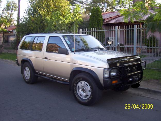 Nissan Pathfinder SE V6