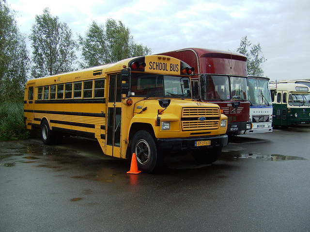 Ford B-700