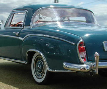 Mercedes-Benz 220S coupe
