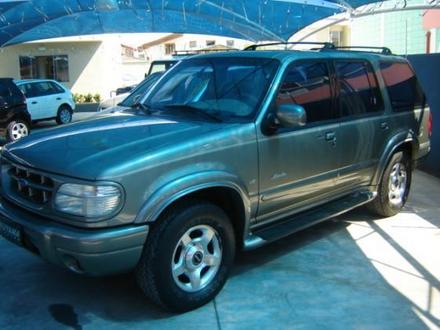 Ford Explorer Limited V8