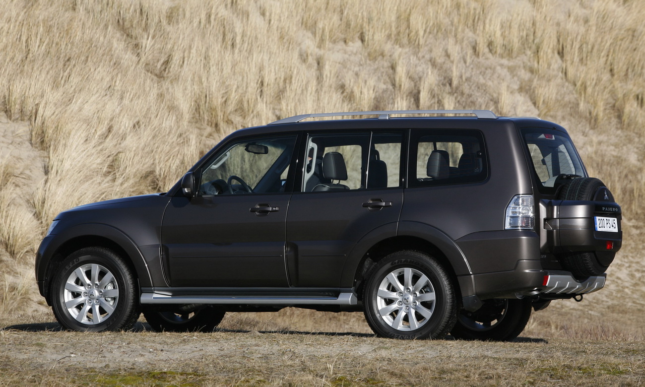 Mitsubishi Pajero Full