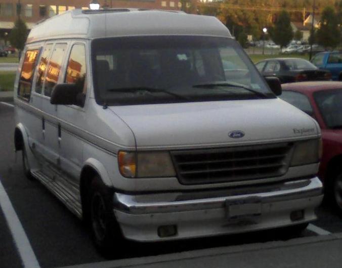 Ford Econoline 150 Camper