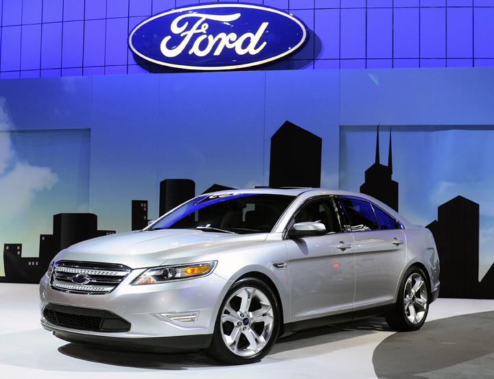 Ford Taurus SHO 30