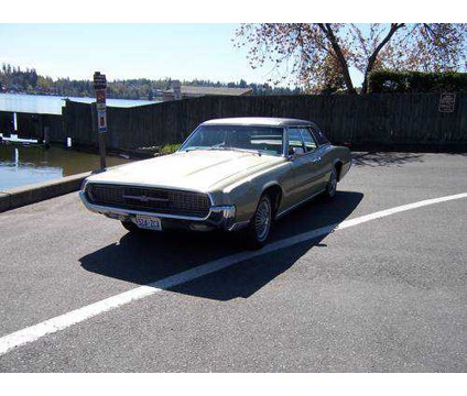 Ford Thunderbird Landau 4dr