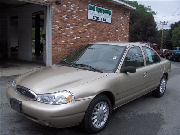 Ford Contour SE