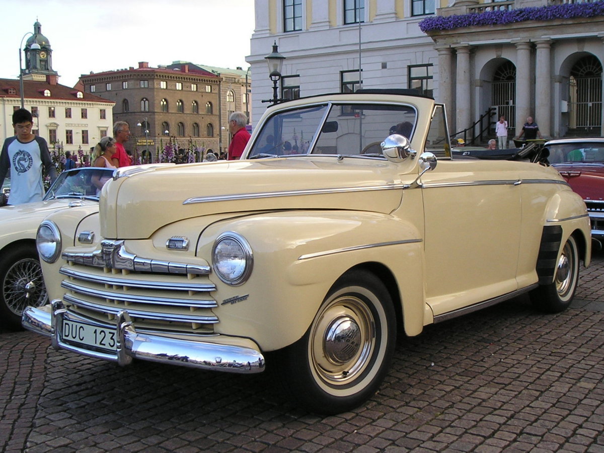 Ford Super De Luxe conv