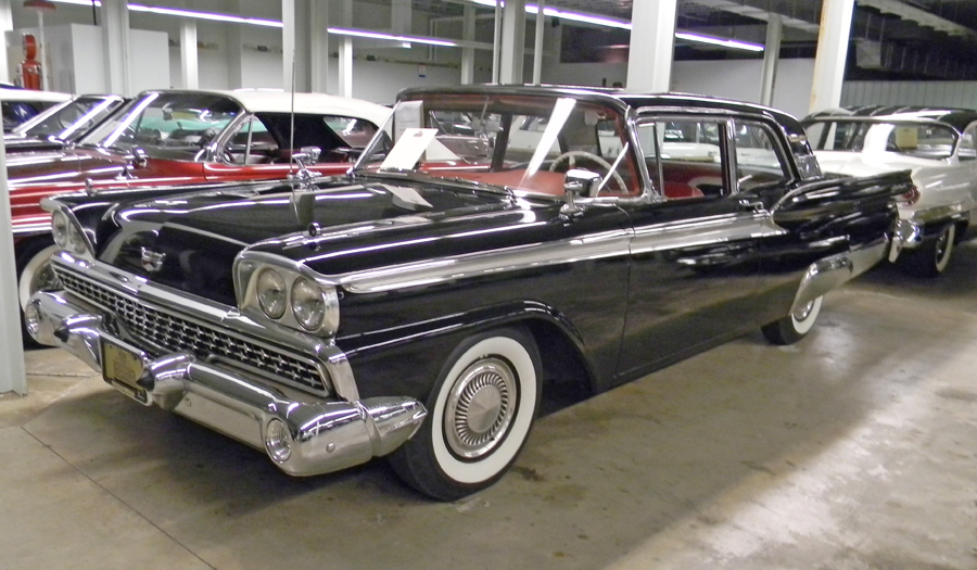 Ford Fairlane Club 2dr