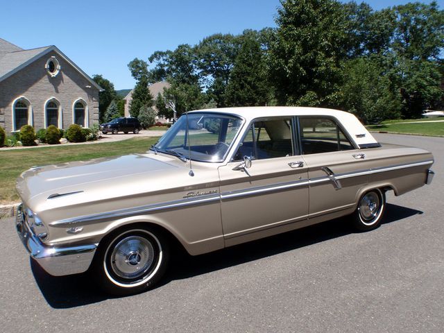 Ford Fairlane 500 4dr sedan