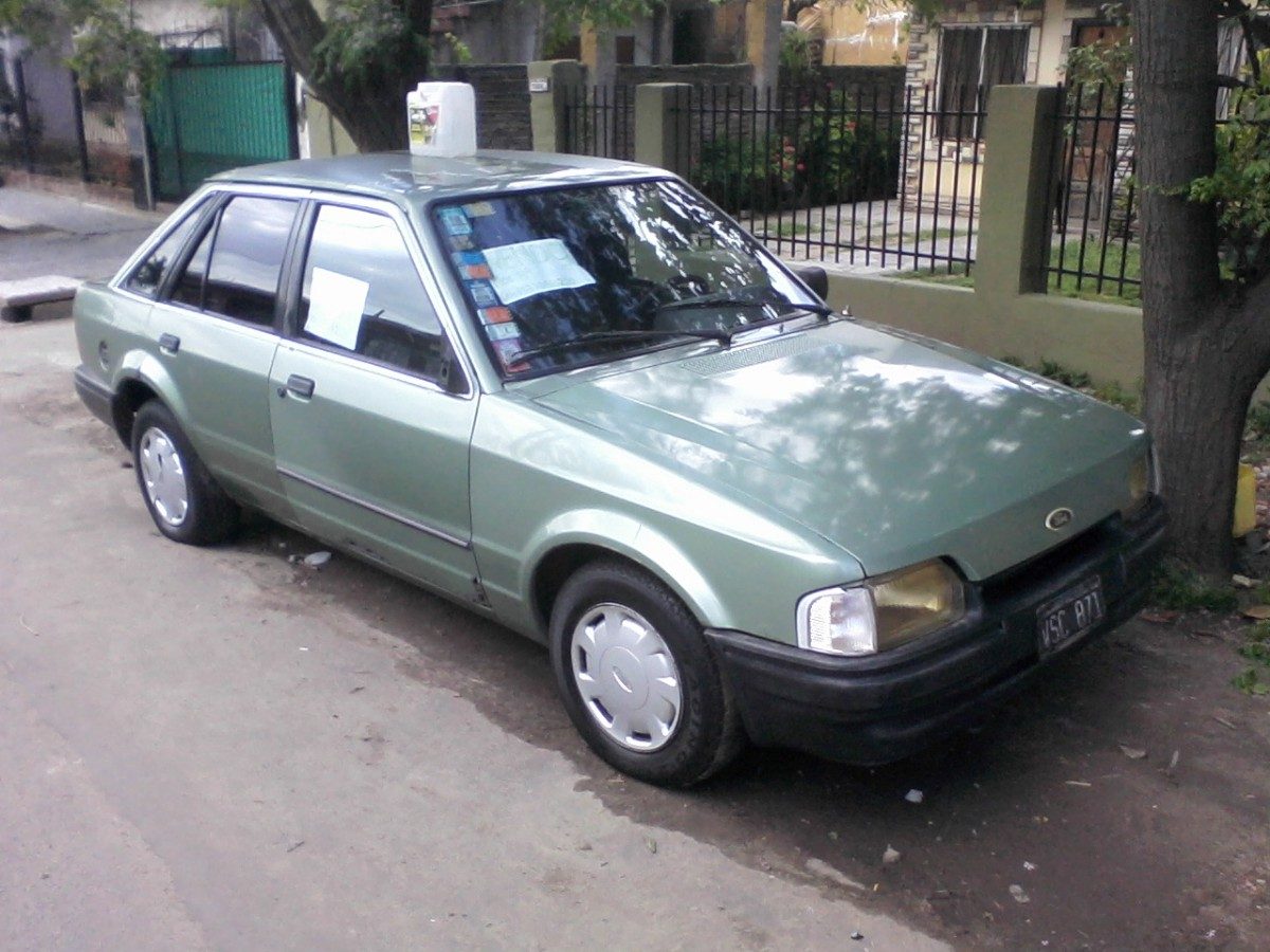 Ford Escort 16 Ghia