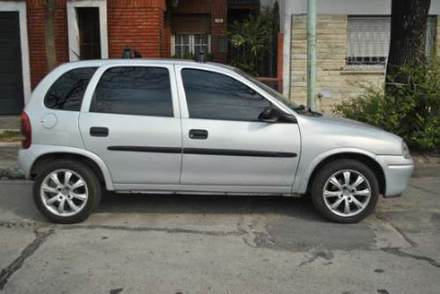 Chevrolet Corsa Classic GL Sedan