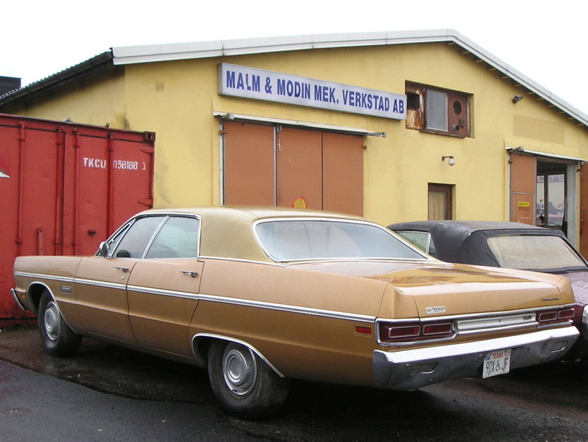 Plymouth Fury 4dr HT