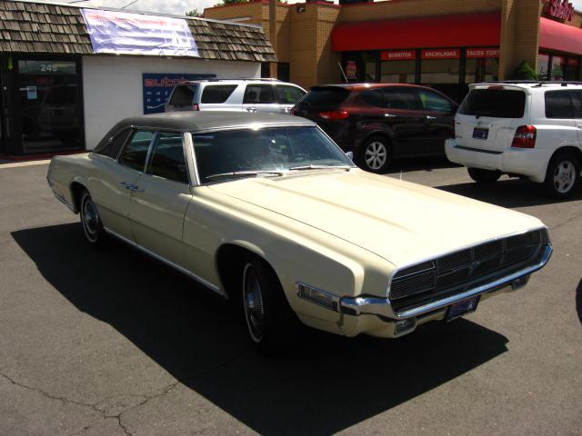 Ford Thunderbird Landau 4dr