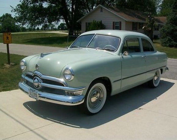 Ford Deluxe Tudor Sedan