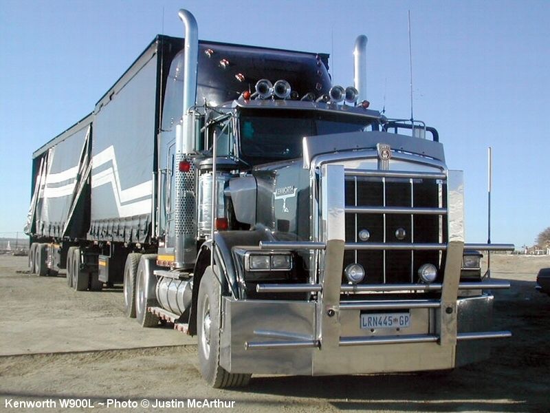 Kenworth W900L