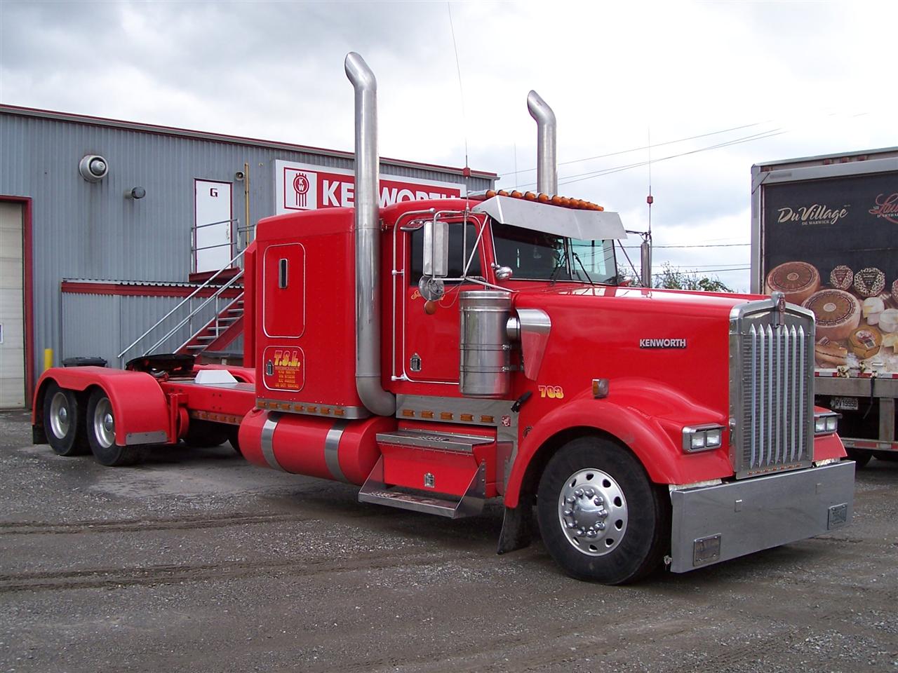 Kenworth W900